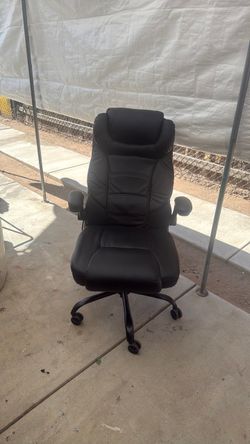 Office big black chair