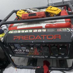 Predator generator 3500 red and black gas operated