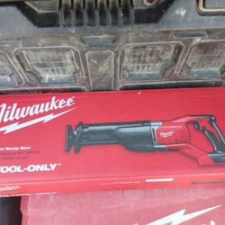 Milwaukee M18 Sawzall