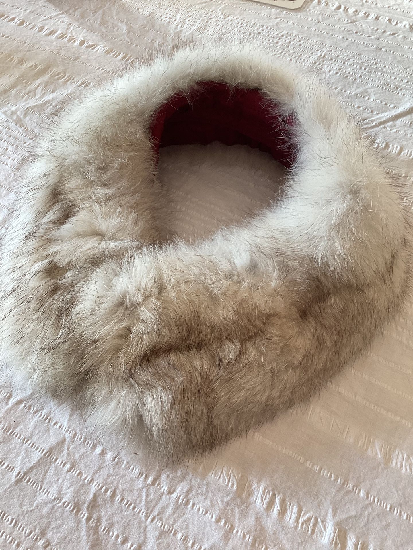 Genuine fox collar 29”with closure (removed from leather coat) great condition – see photos!