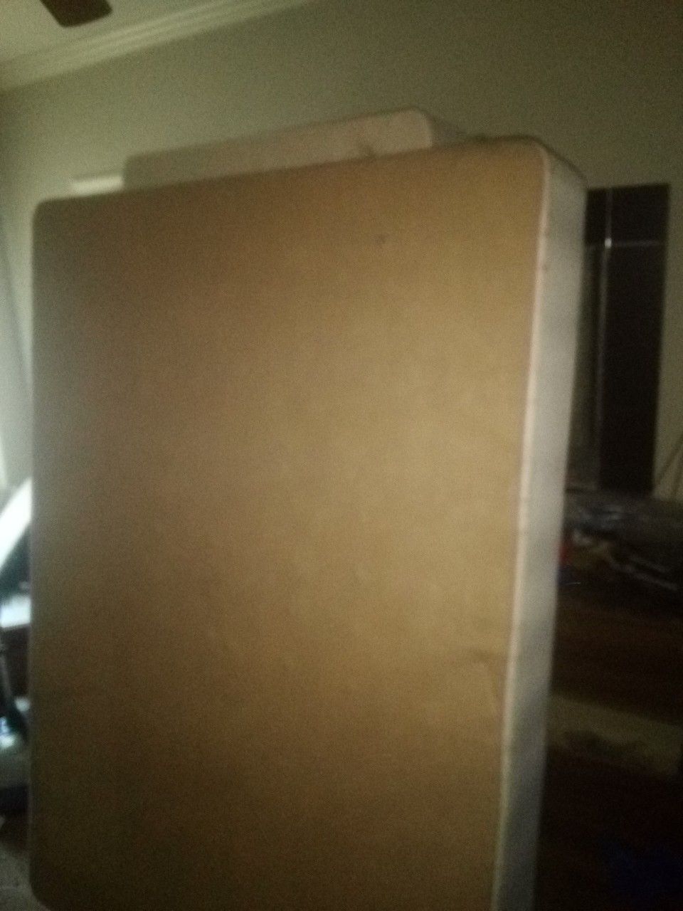 Nice full size box spring. Very good condition!