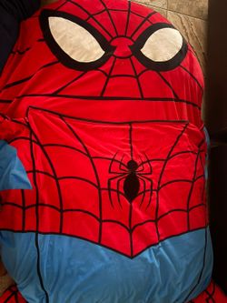 HUGE SPIDERMAN
