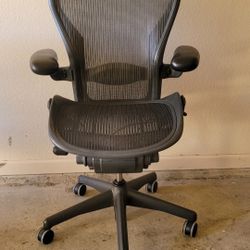 Herman Miller Aeron Office Desk Chairs 