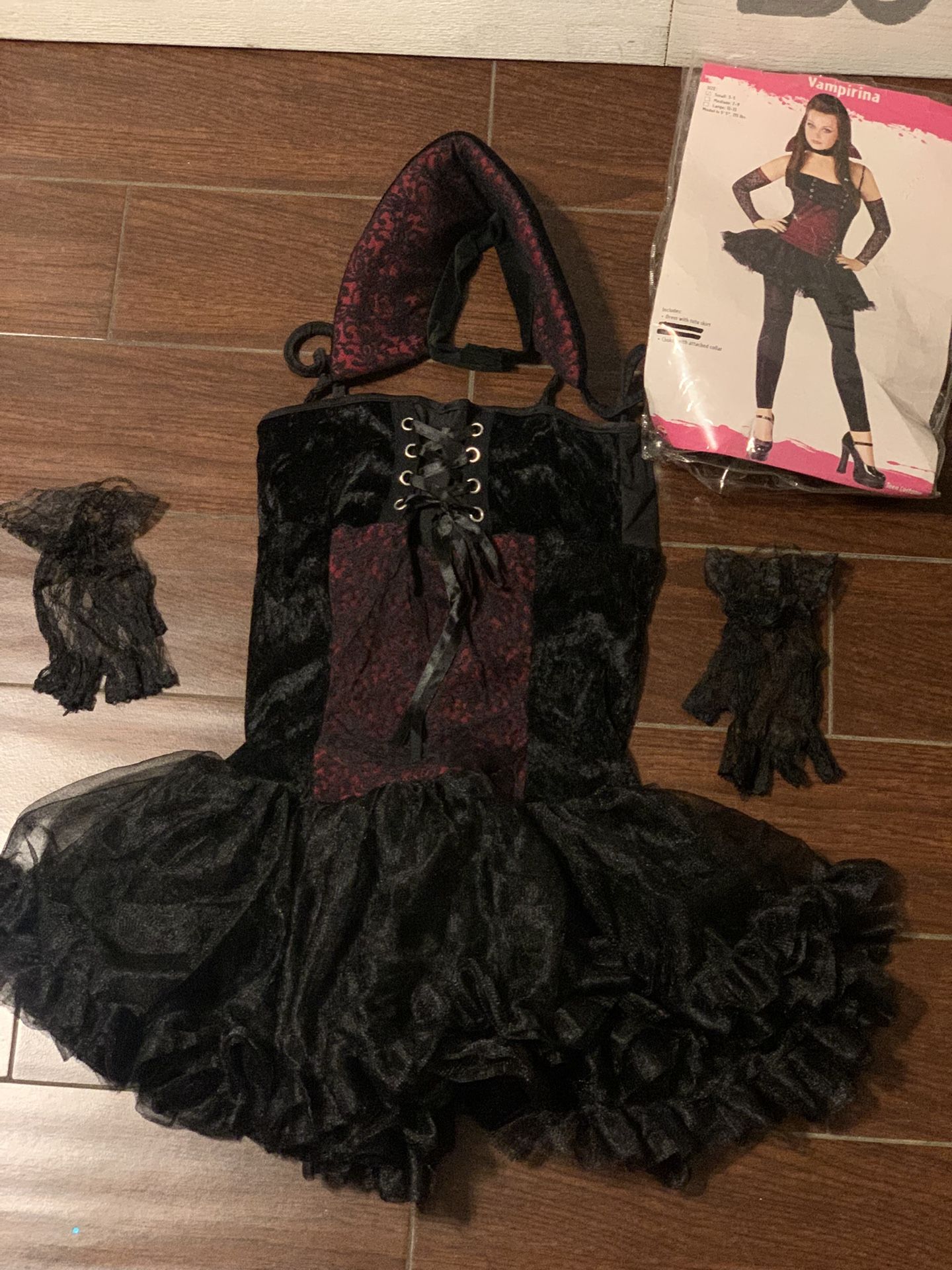 Teen Vampirina Halloween Costume