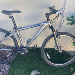 Women's trek 4300 online mountain bike