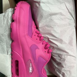 Fuchsia Size 7  Nike Airmax