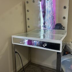 impressions vanity mirror/table