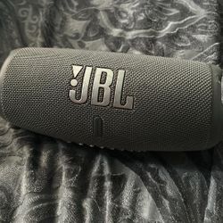 JBL Charge 5