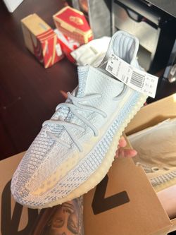 Yeezy Cloud White Size 10 