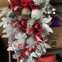 Holiday Decor Ready To Hang