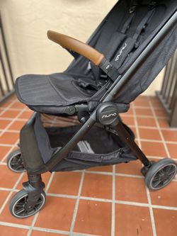maxi-cosi zelia 5-in-1 Maxi•Cosi Zelia Luxe 5-In-1 Modular Travel System – Mickey Roo Maternity &  Nursery main image 1
