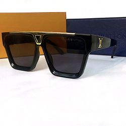 New LAV SQUARE Black Gold 