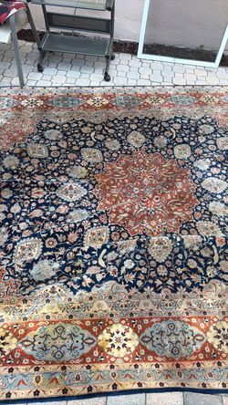 Living room rug 10*8  big one