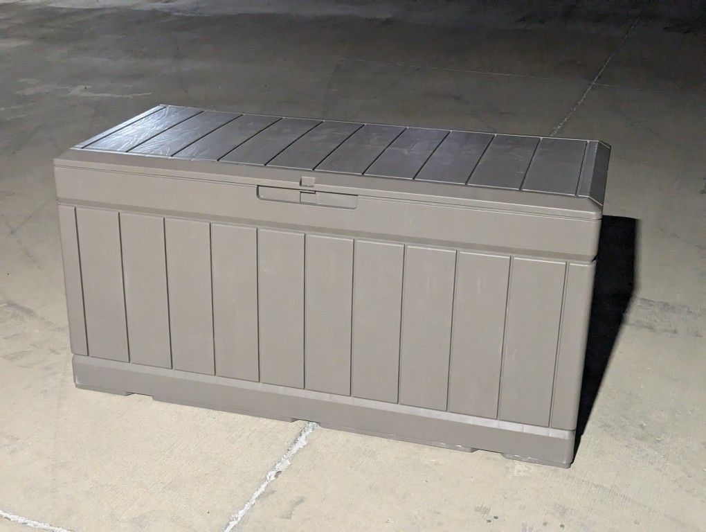 100 Gallon Storage Box