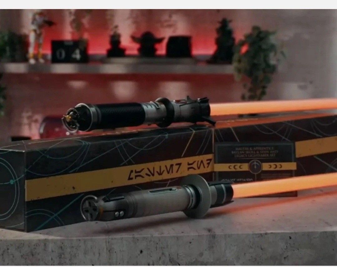 2025 Star Wars Galaxys Edge Baylan Skoll & Shin Hati Lightsaber