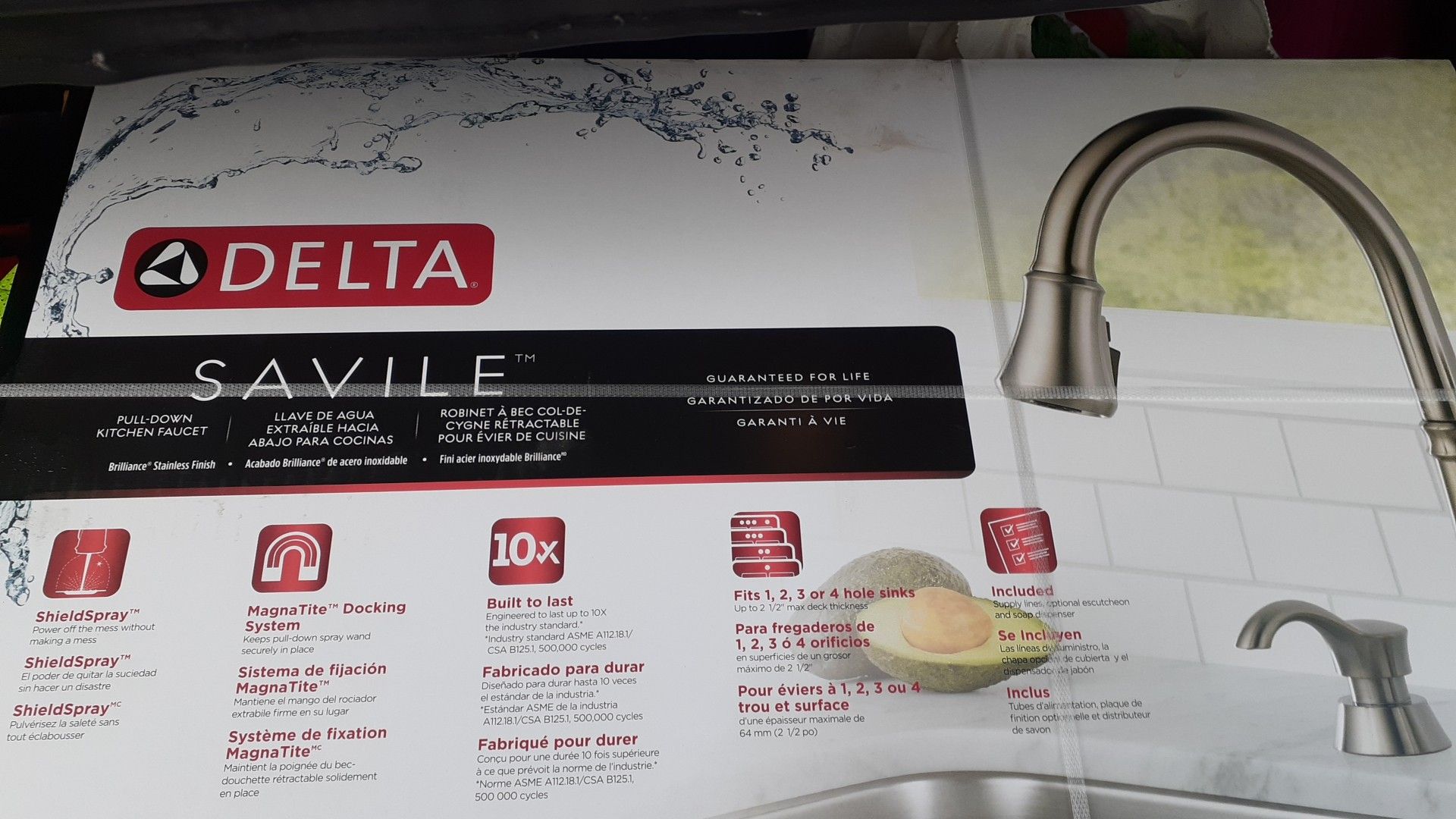Kitchen faucet from delta