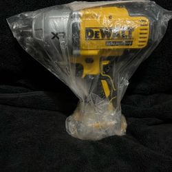 New DeWalt XR 1/2  Inch High Torque Impact Wrench 
