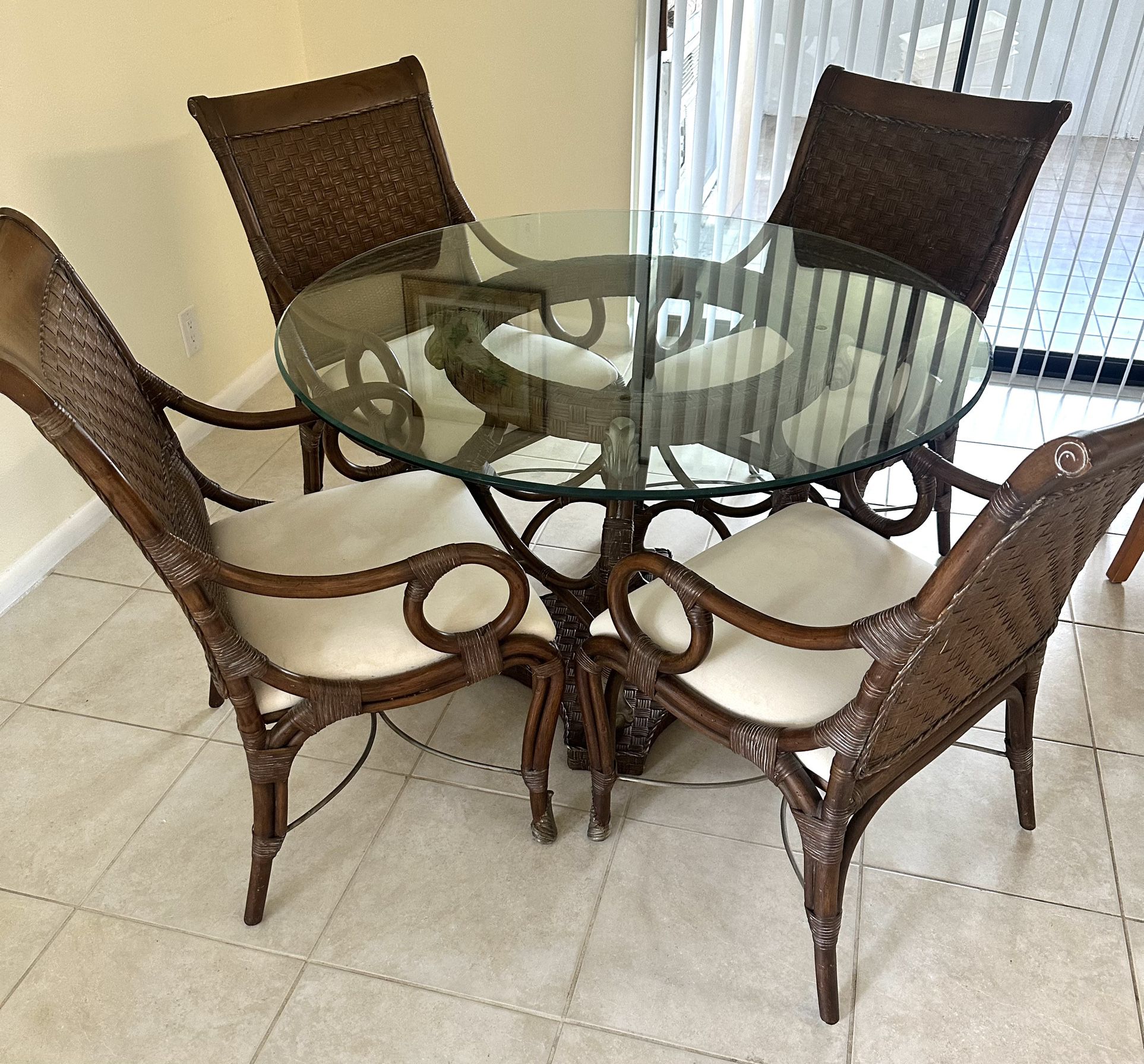 Glass Kitchen Table And Chairs Set