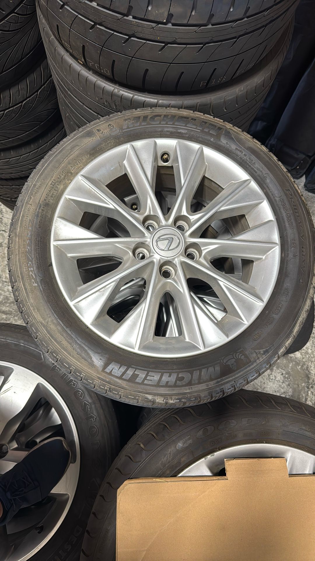 Set of 4 Lexus Wheels 17x7 with 215/55/17 Tires