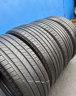 255 55 20 Michelín I'm selling this set of tires with 80% life left on all 4