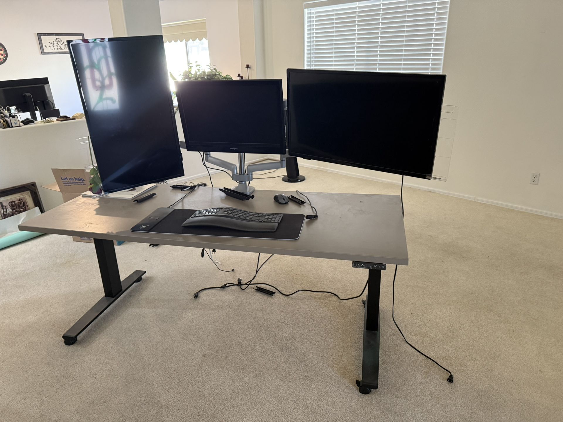 Lift desk Computer Desk With Three Monitors Holder