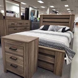 Zelen Warm Gray Panel Bedroom Set