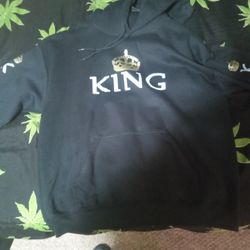 Men's Hoodie That Says King On It