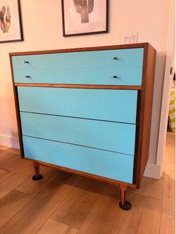 Mid-Century Modern B.P. John Walnut Dresser — Portland, Oregon Maker, 1960s