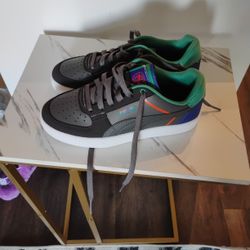 Boys Size 6 Pumas