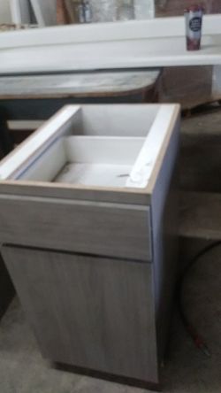 Base cabinet