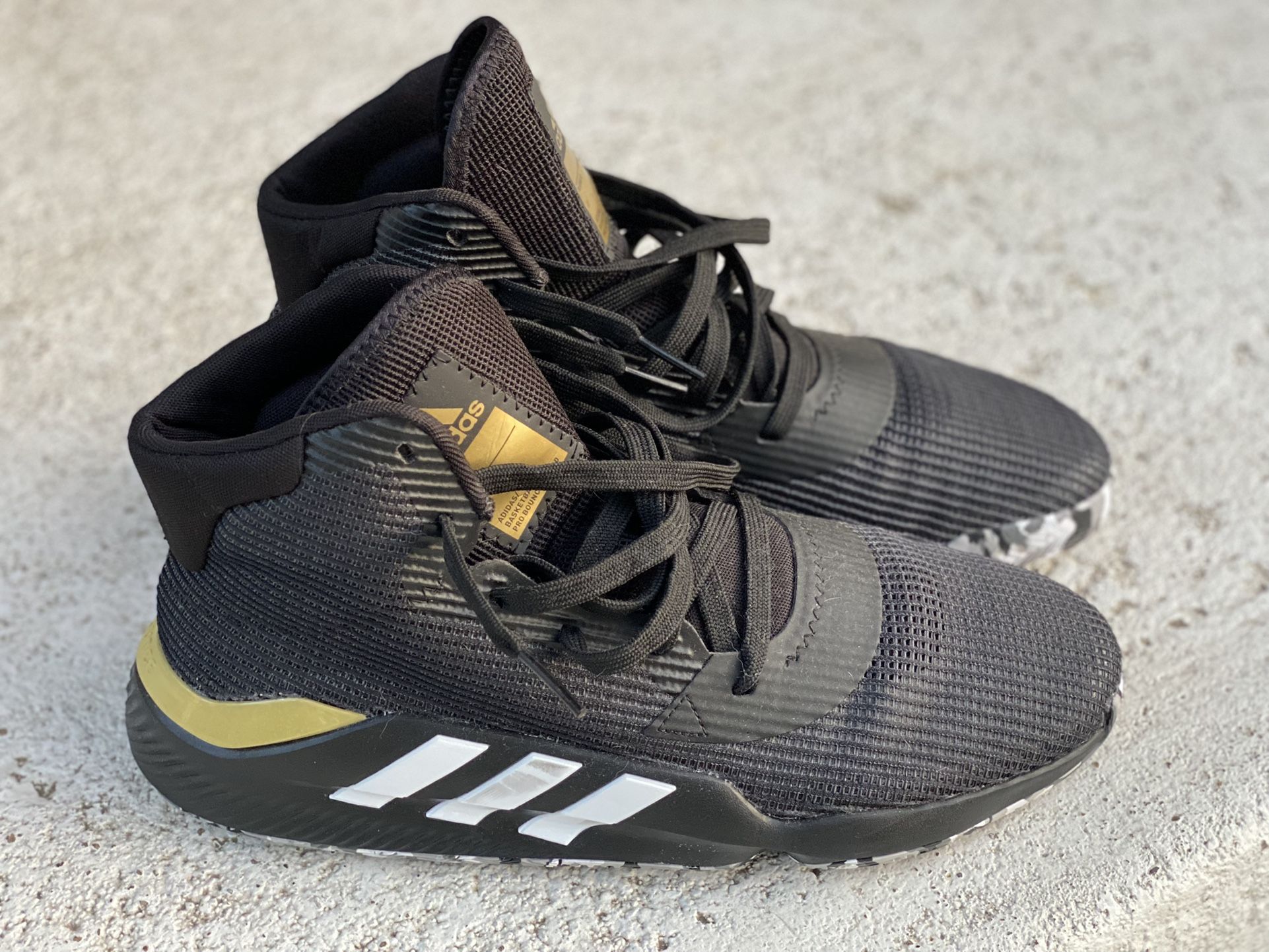 Adidas Bounce Basketball shoes