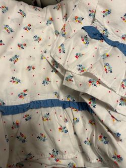 Pioneer Woman Queen sheet set. Almost new! Excellent Condition  Will fit deep mattresses