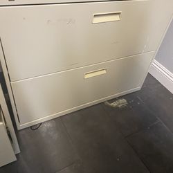 Free lateral File Cabinet 