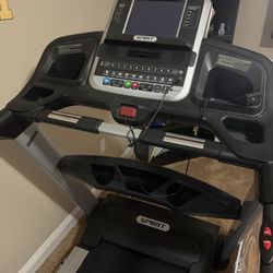 XT 685 Spirit Treadmill