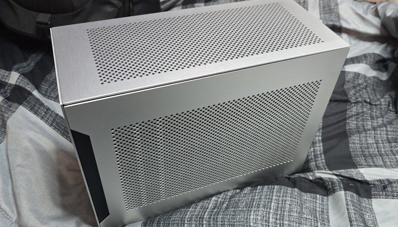 AMD RYZEN 9 MINI ITX DESKTOP PC