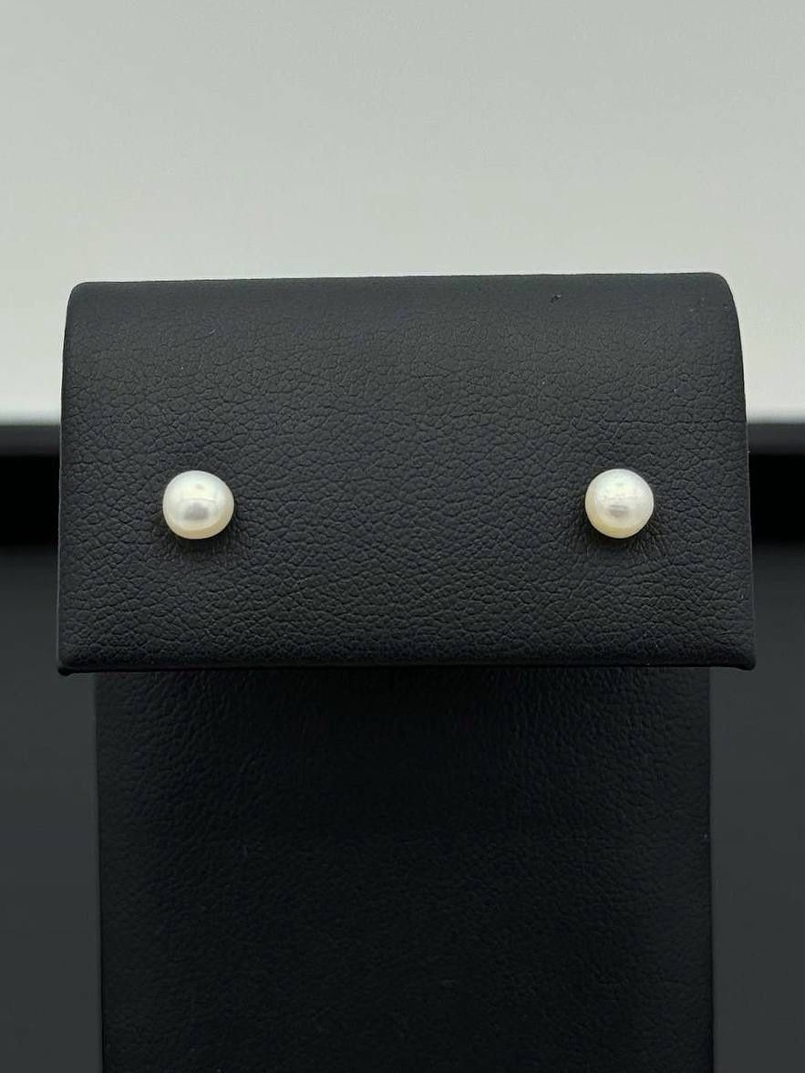 14k solid yellow gold Natural Pearl earrings