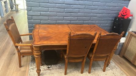 Solid wood dinning table with 6 chairs