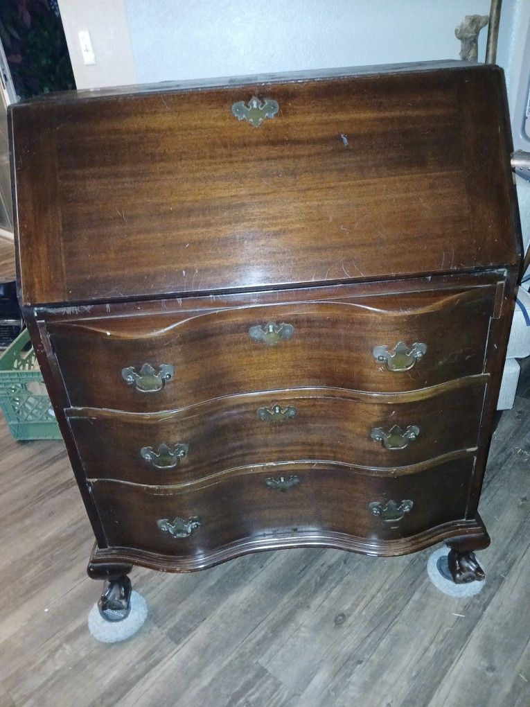 Antique Maddox Co Mohagany Chippendale Style Serpentine Writing Secretary Desk 