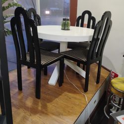 Nice 5pc Table Set 