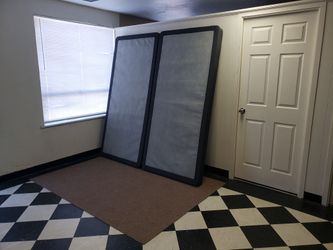 King size boxsprings - can DELIVER almost anywhere for $20 extra - gently used and in very good condition 😍