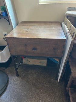 Nice Rustic Large End Table Or Nightstand With Drawer.