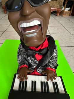 Ray Charles “Singin’ & Swayin’” Animated Figure w/ Original Box