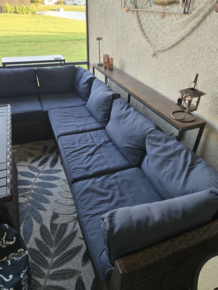 Outdoor Sectional W Glass Table