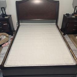 Queen Wooden Bed Frame w/ Headboard 