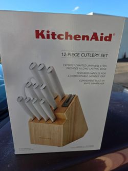 KitchenAid Classic Japanese Steel 12 piece Knife Block Set & Built in Sharpener