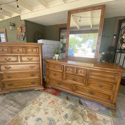 Gorgeous Solid Wood Thomasville Furniture Set 