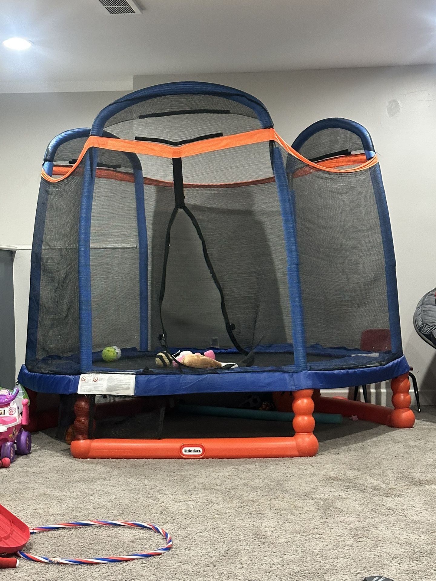 Little Tikes 7’ Trampoline Like New