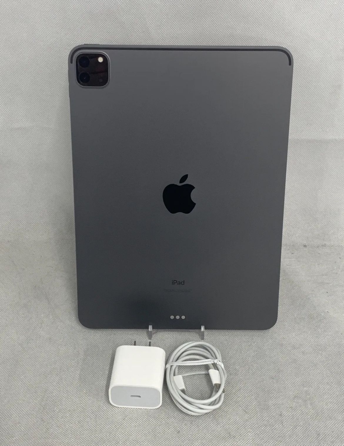 Apple iPad Pro 3rd Gen 11”. M1 128GB  WiFi + Cell