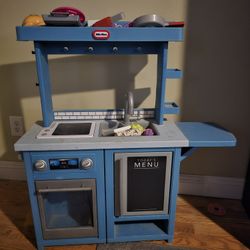 Little Tikes Play Kitchen