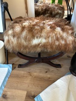 Vanity chair